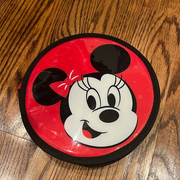 Disney Parks Minnie Mouse art set travel pack with zip up case NEW - Picture 2 of 5